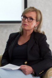 doc. dr. Anamarija Meglič
