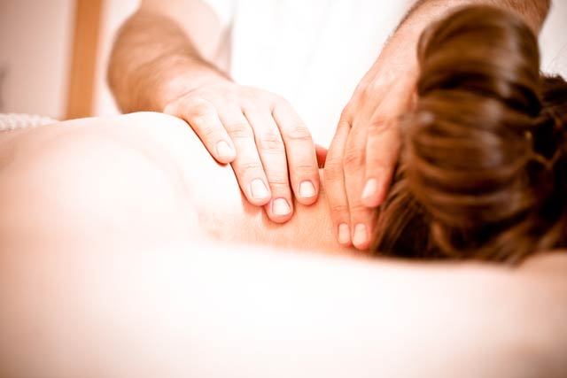 Medicinska-masaža-Ogrin,-Masaža-vratu