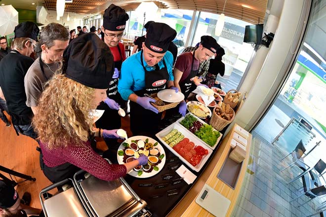 Tekmovalci-so-premišljeno-izbirali-med-številnimi-sestavinami