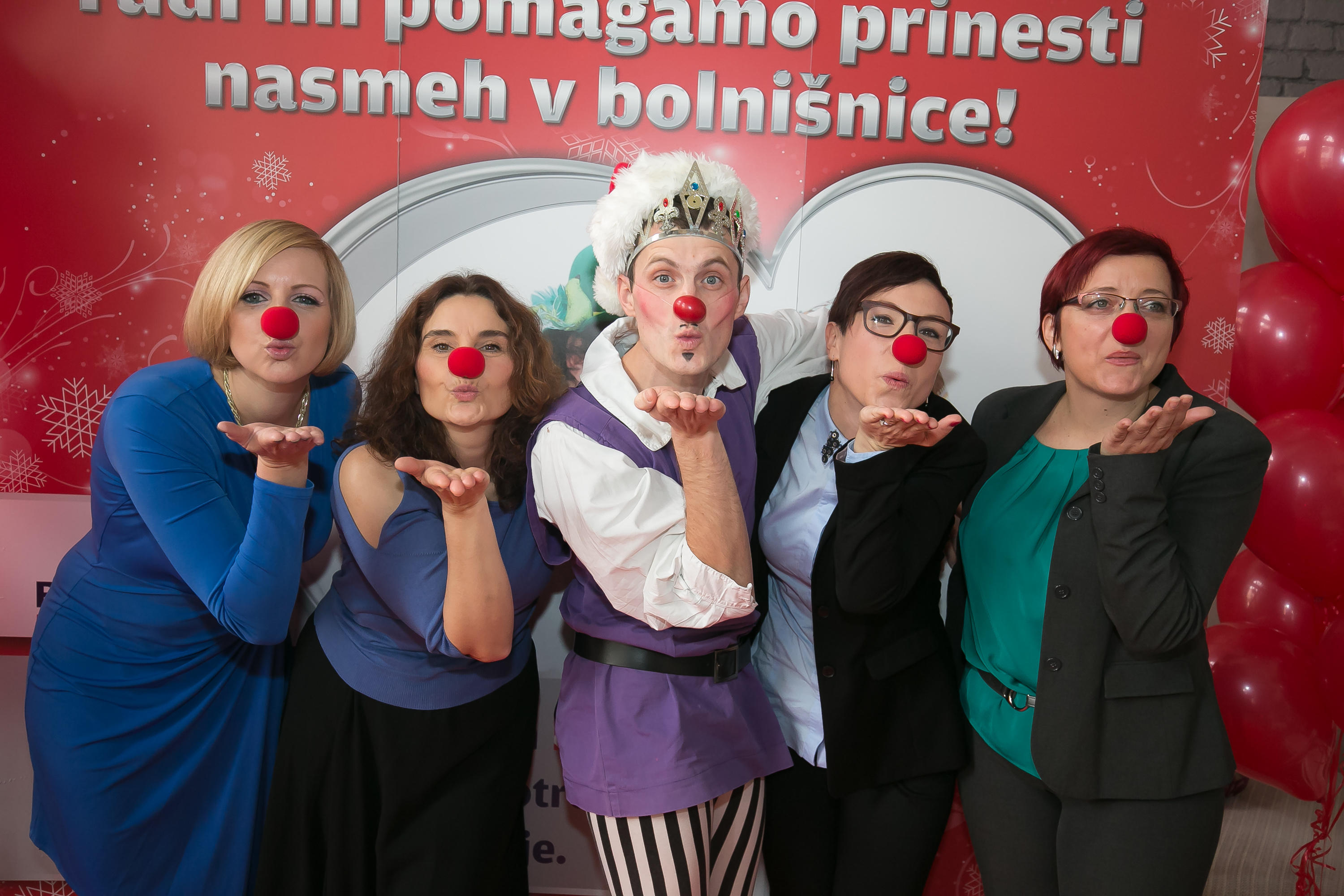 Anja Križnik Tomažin, Eva Škofič Maurer, klovn Rdečih noskov, Špela Palčič, key account manager Henkel Slovenija, Tanja Lovrek, direktorica sektorja programa neživila V podjetju Mercator