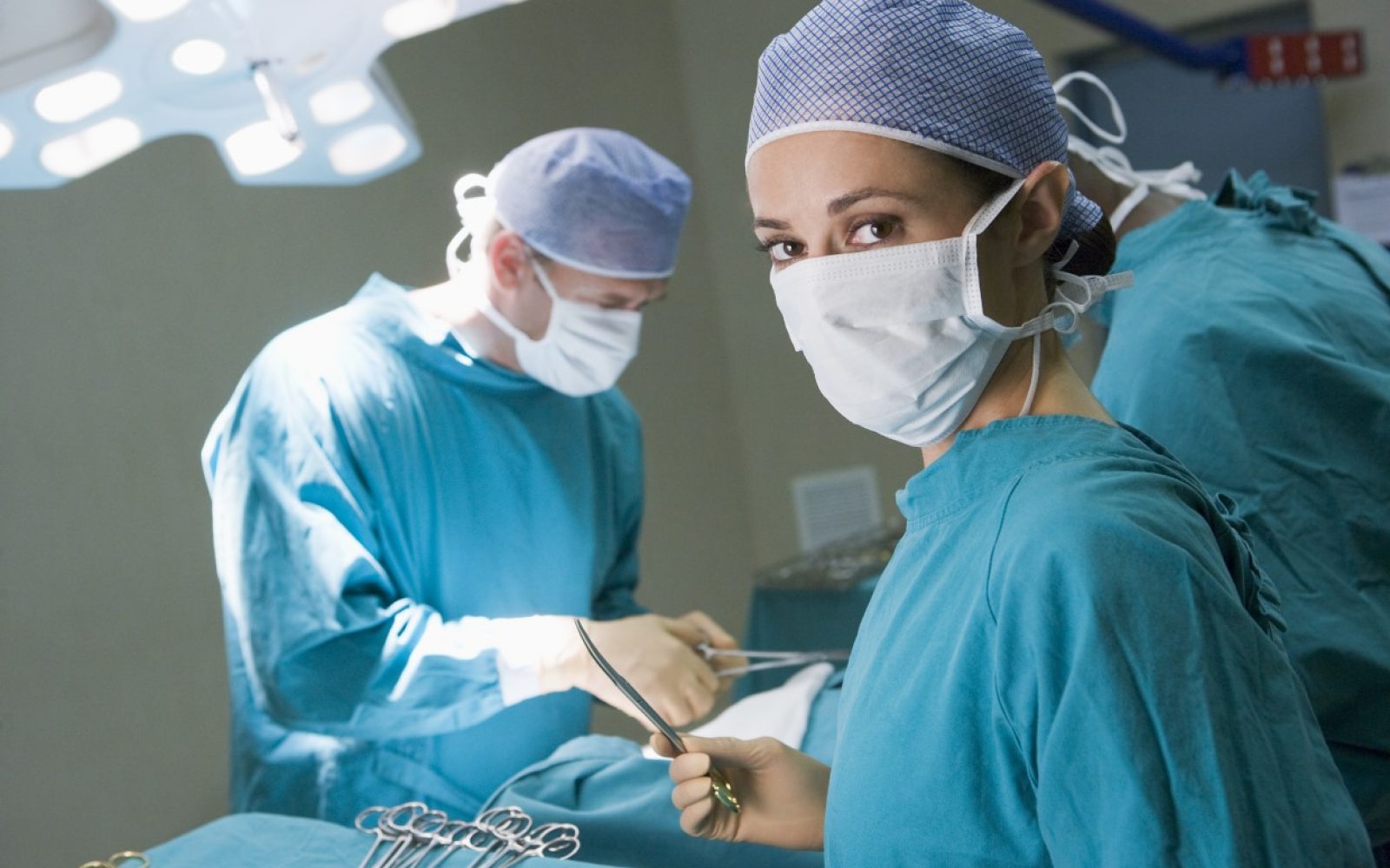 operacija kirurg ekipa