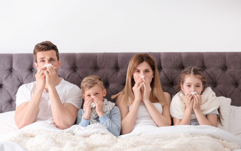 Kaj prinaša porast okužb z RSV in ali se je še smiselno cepiti proti gripi?