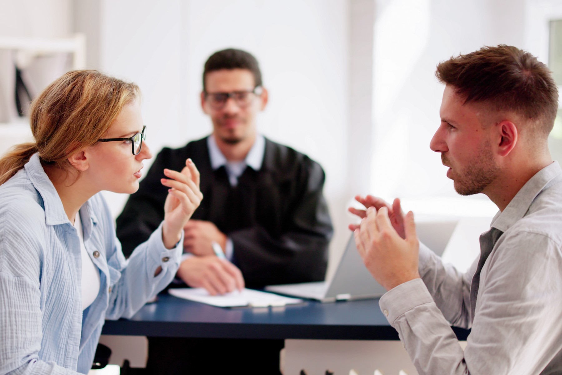 par v ločitvenem postopku