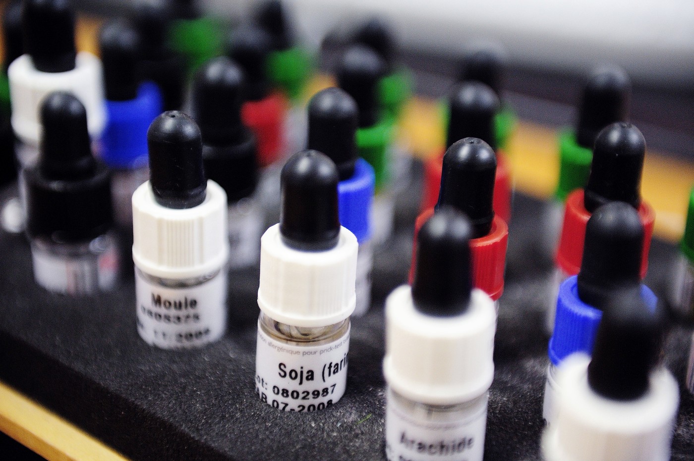 Kapljice za testiranje alergij na hrano, vključno s sojo in morskimi sadeži – uporaba pri alergoloških testih.