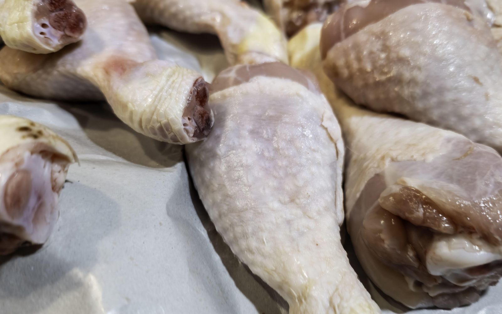 Surovo piščančje meso