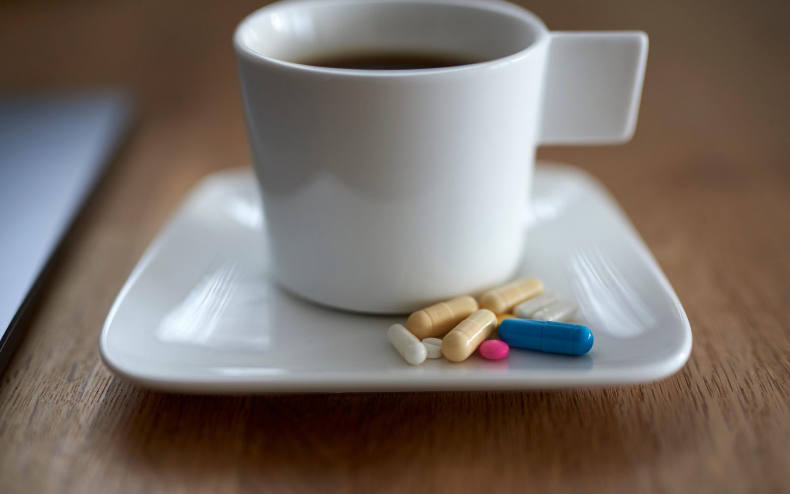 Kava in zdravila - katerih zdravil ne smemo uživati s kavo