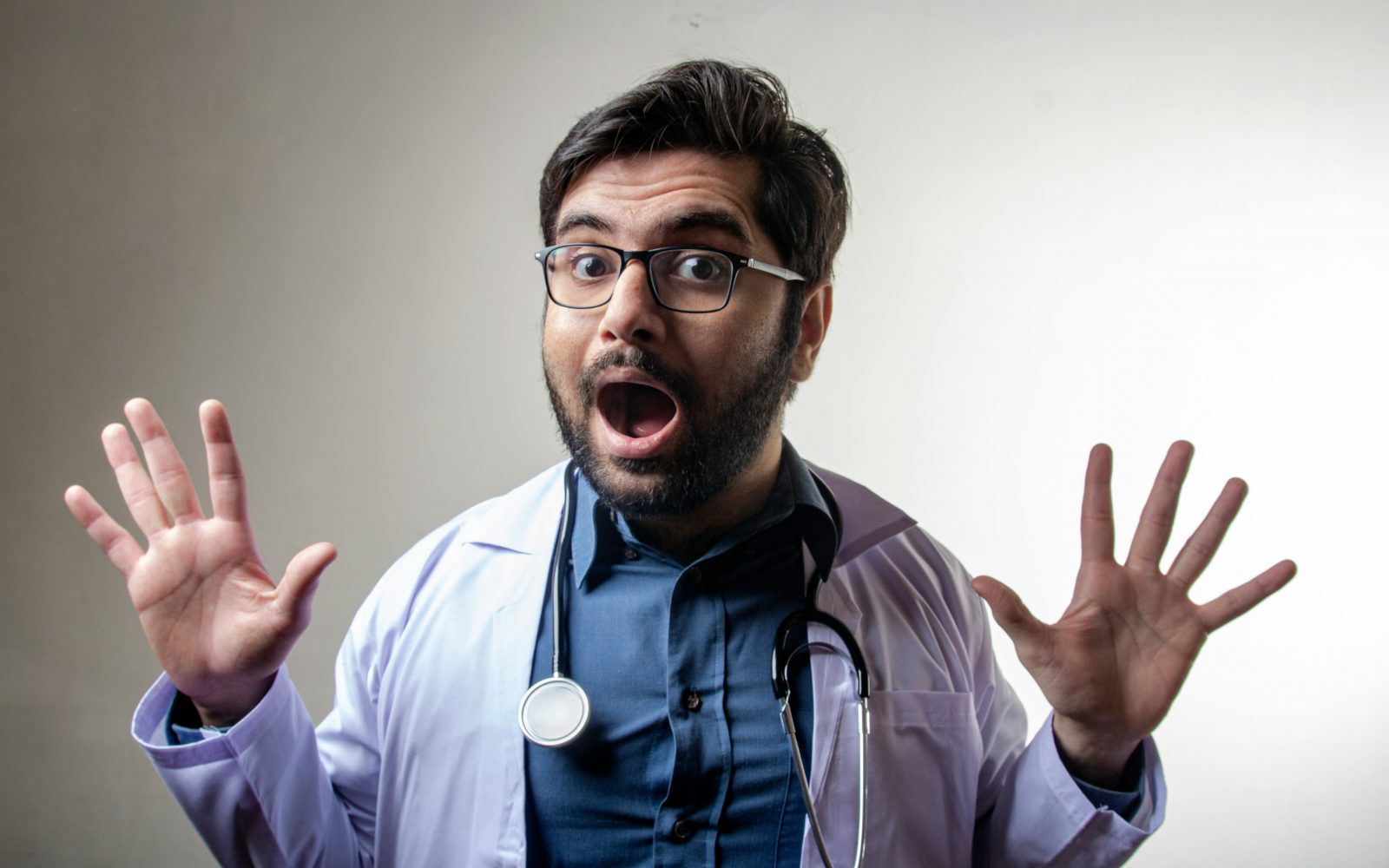 urgentni zdravnik opozarja na simptome, ki zahtevajo takojšnjo obravnavo