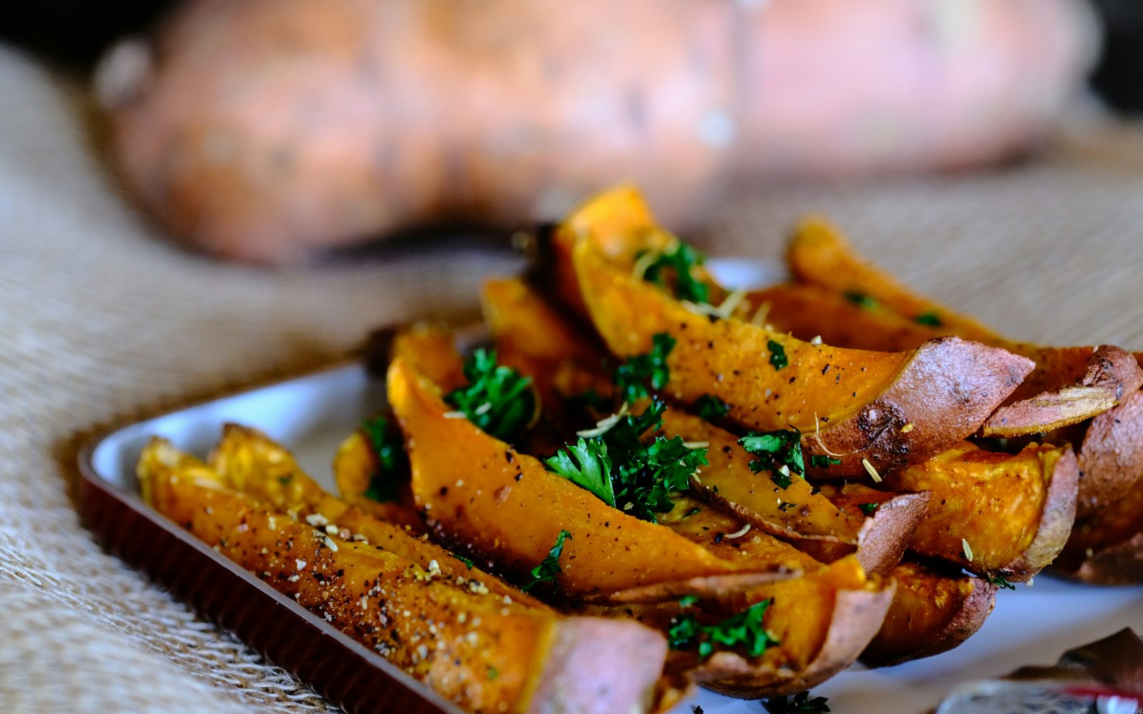 pečen sladek krompir