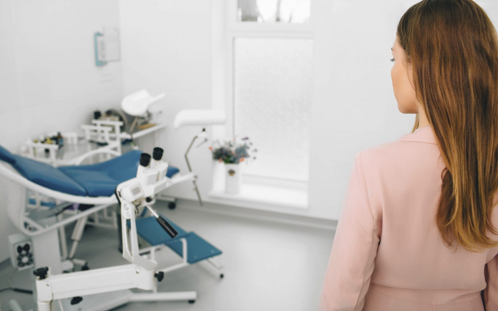Ženska v ambulanti ginekologa
