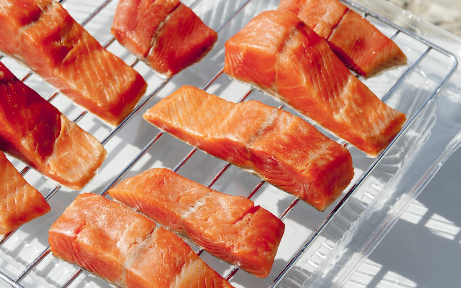 Surov losos pripravljen za žar - odličen za ohranjanje zdravja oči