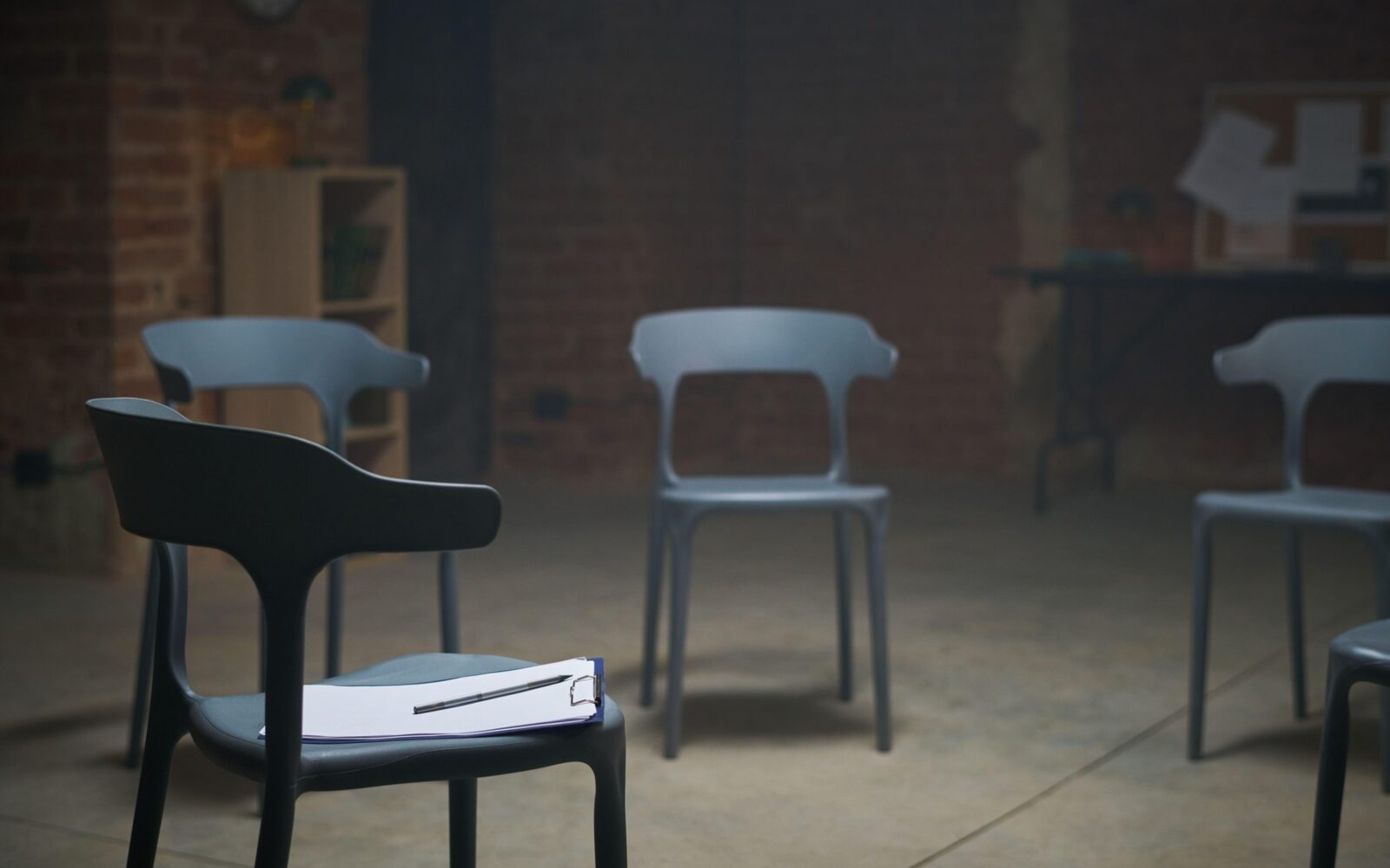 Dan pred novim letom sem pristala v krogu anonimnih alkoholikov