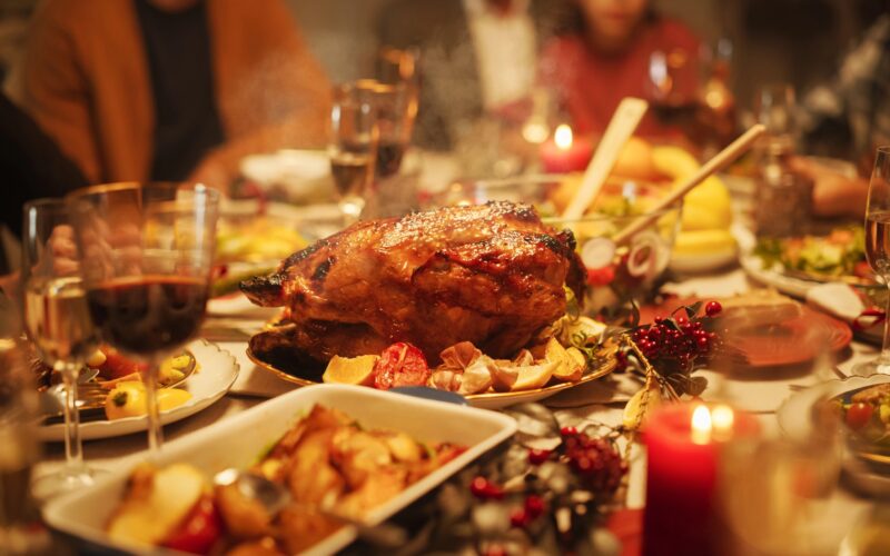 Pripravite praznično večerjo, ki je gostje ne bodo nikoli pozabili