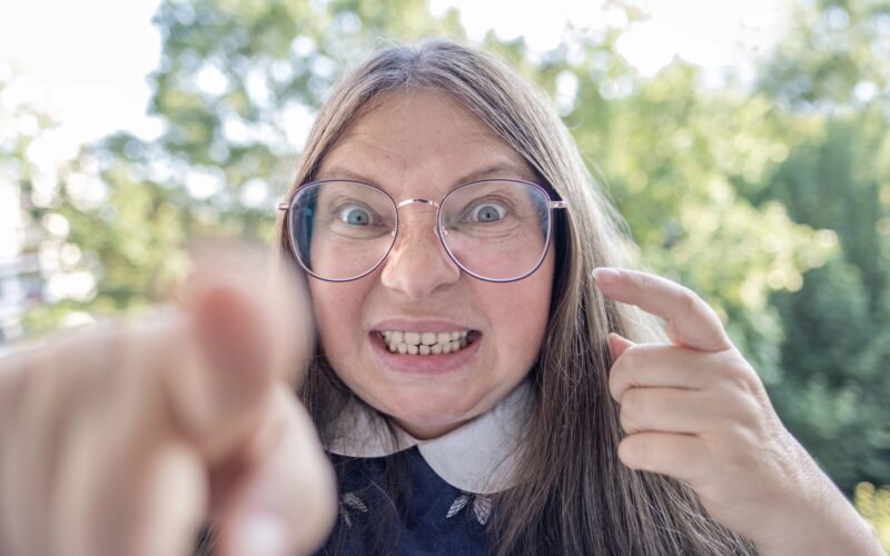 Učenje reguliranja jeze pri osebah z avtistično motnjo – in zakaj so ti pristop…