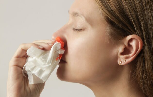 Prva pomoč pri krvavitvah iz nosu - kako pravilno zaustaviti krvavitev